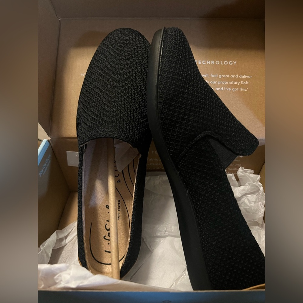 BNIB Life Stride Next Level Slip-On in Black, Size 8.5 Women’s